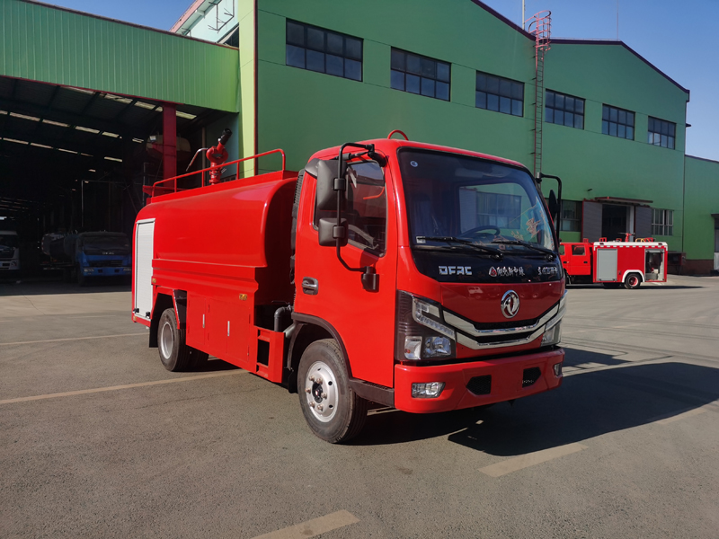 東風多利卡5噸消防灑水車